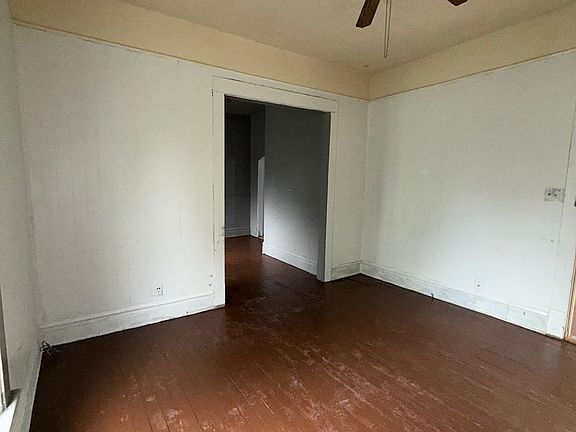 5th image of 415 E Division St