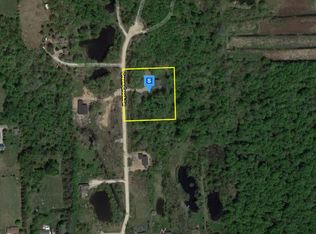 687 Green Creek Ln, Oxford, MI 48371