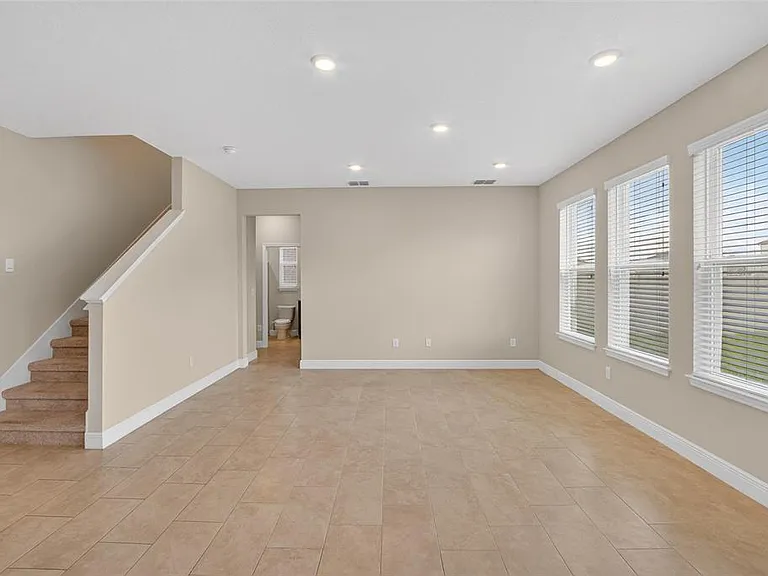 2546 Warren Acres Blvd — Photo 17