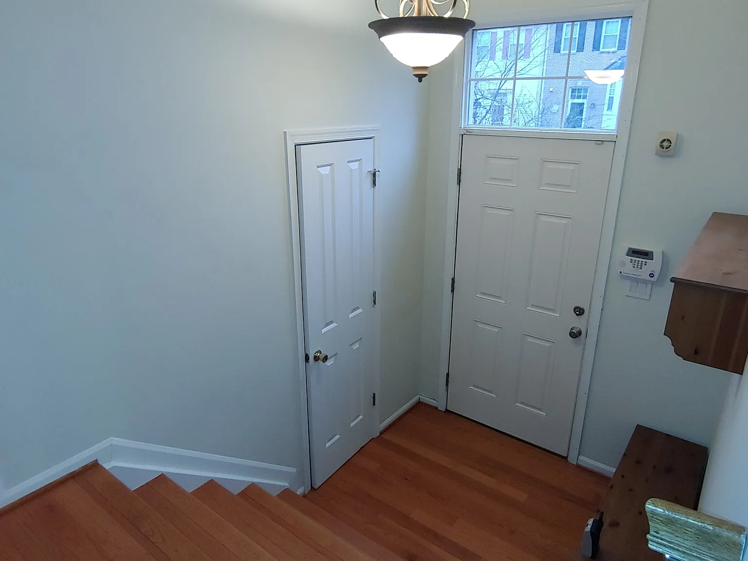 3 bed, 2.5 bath, 2104 sqft, $2,895 — Photo 2