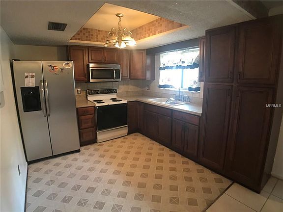 2nd image of 1440 E Palomar Dr