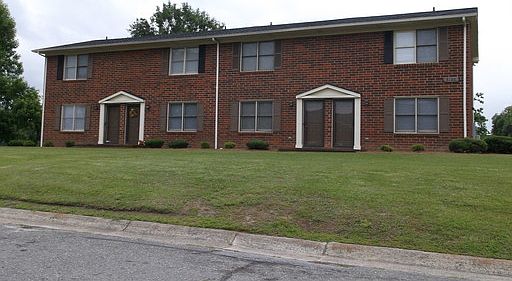 1st image of 3150 Crestwood Dr APT C
