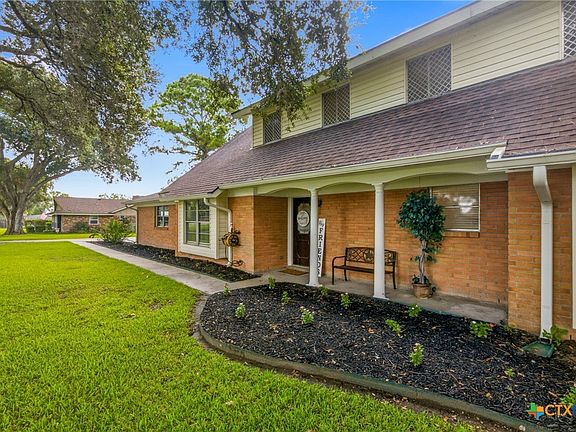 3rd image of 205 Yucca Dr