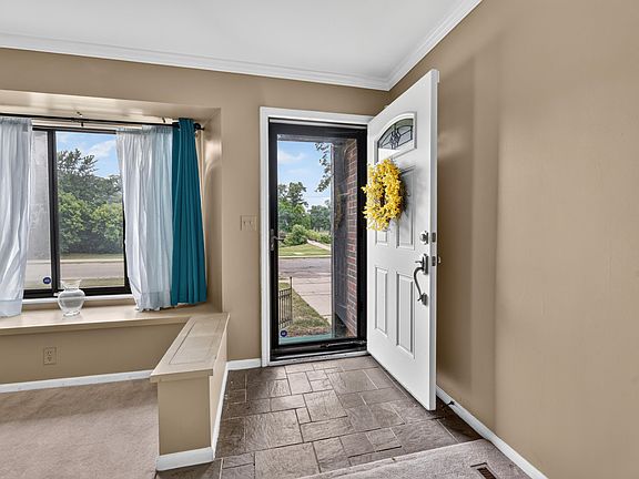 3rd image of 3309 Sunset Dr