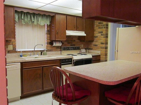 3rd image of 6907 Von Bampus Dr