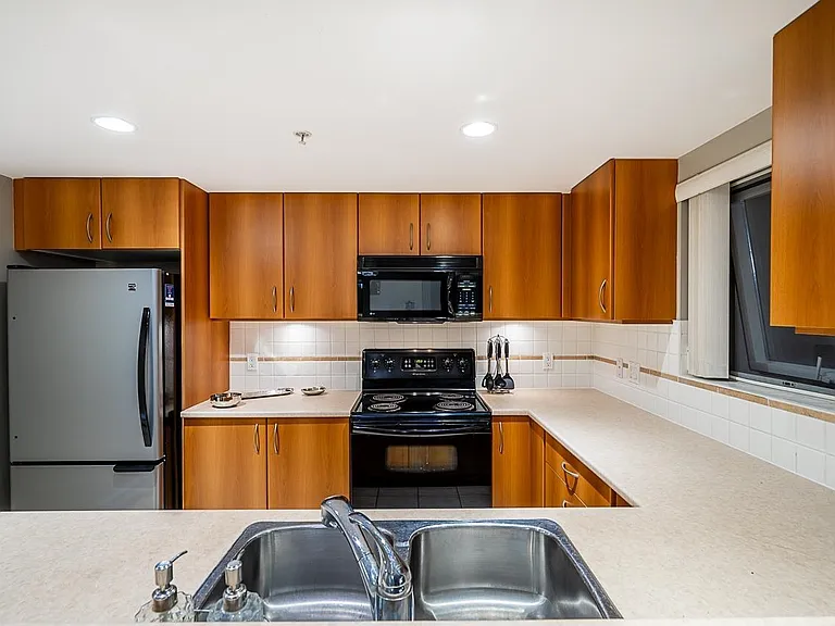 235 Guildford Way #1105 — Photo 12