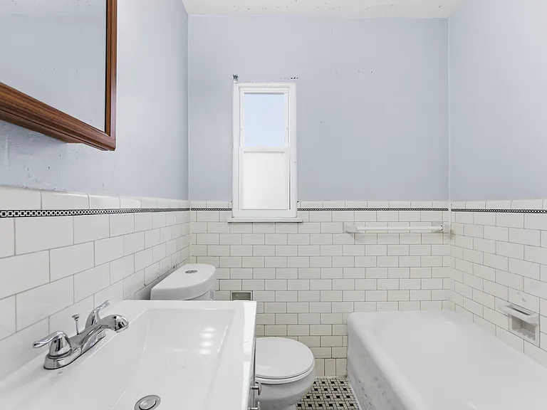 876 Eloise Dr #B — Photo 14