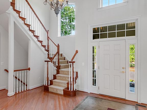 5th image of 43451 Riverpoint Dr