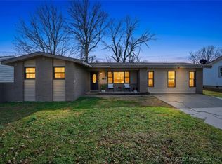 322 E Maple St, Skiatook, OK 74070