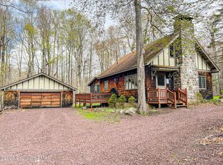 1106 Deer Trail Rd, Pocono Pines, PA 18350