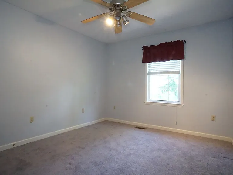 450 Wimmer St — Photo 15