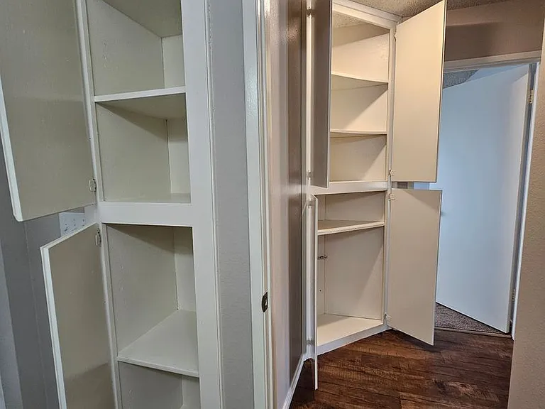 Del Mar Apartment Homes — Photo 41