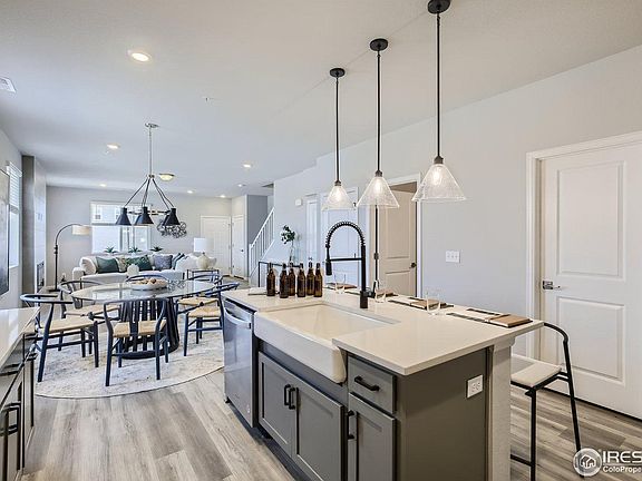 5th image of 821 Emmerson Blvd