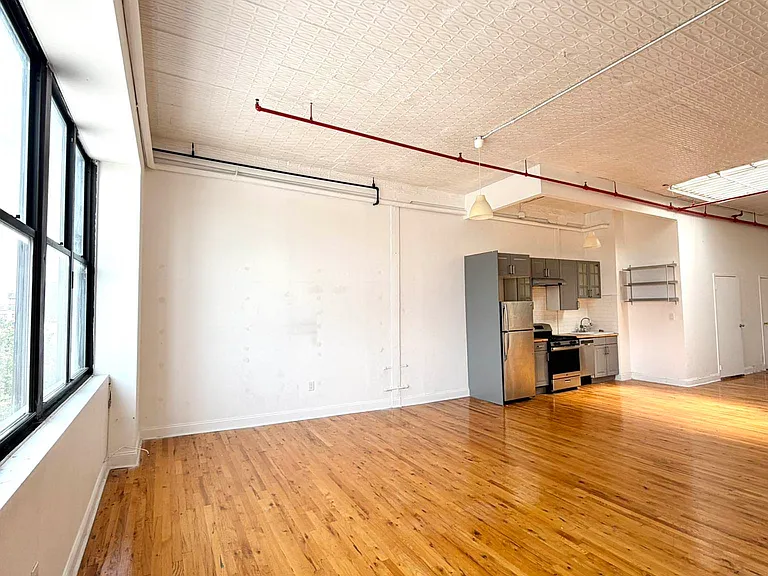 47 Thames St #405 — Photo 5
