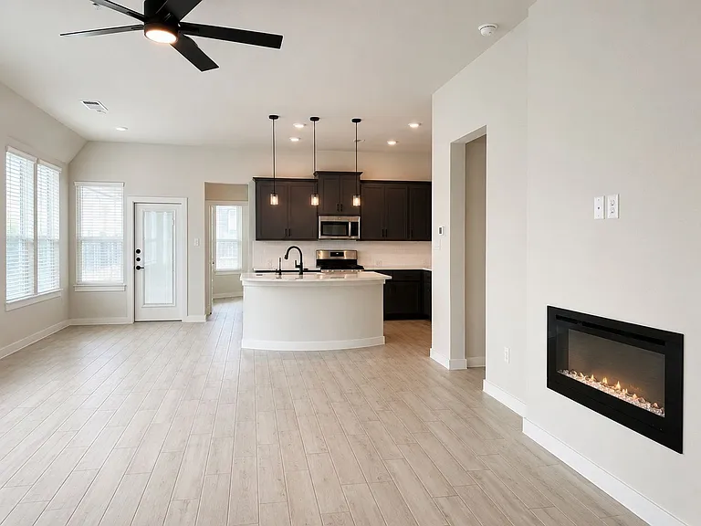 121 Yellowstone Dr — Photo 4