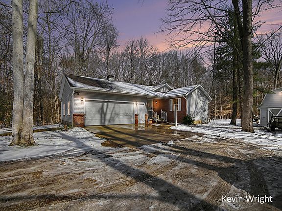 2nd image of 356 N Green Creek Rd