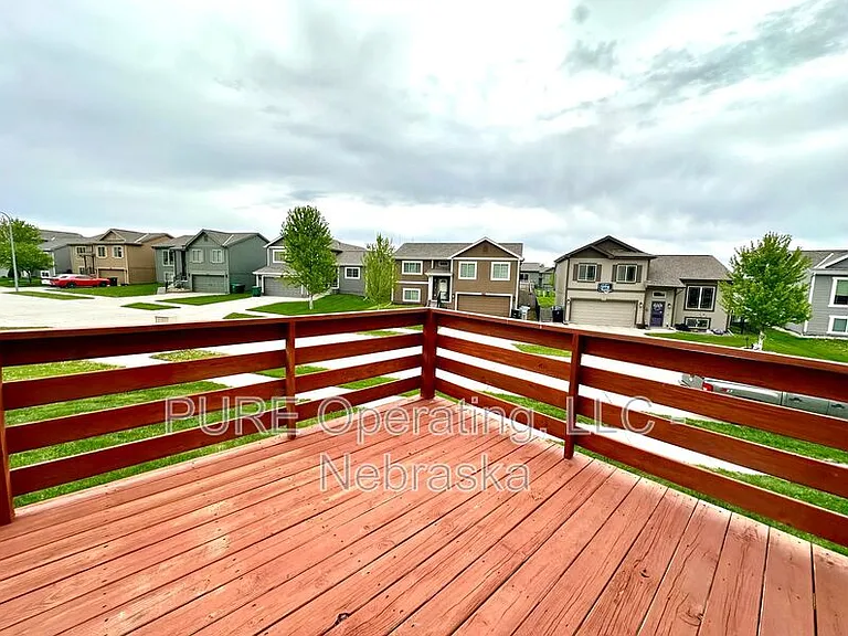 7605 N 92nd Ave — Photo 32