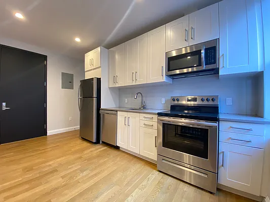 Rented by NY Space Finders Inc. | media 1