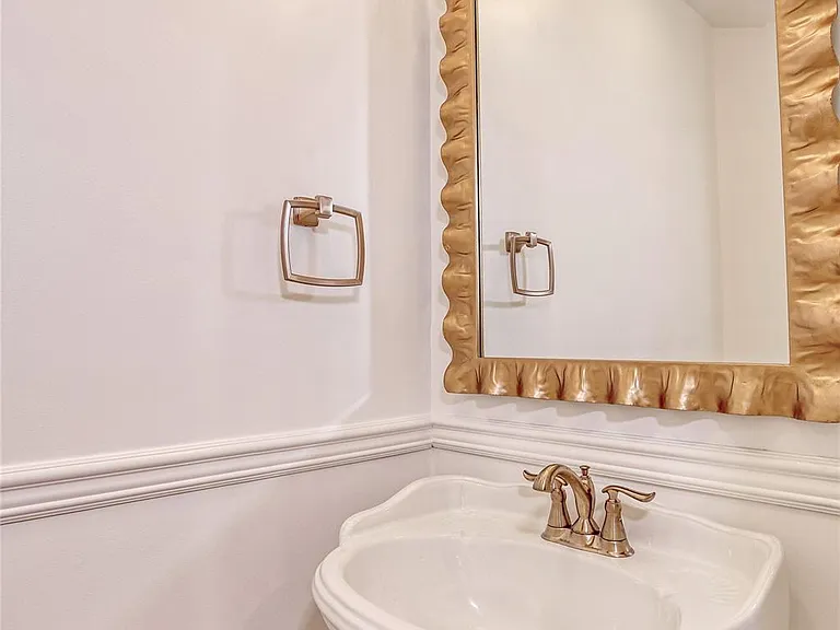 80 Alexander Ct — Photo 16