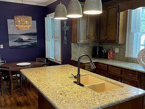 kitchen, granite countertops