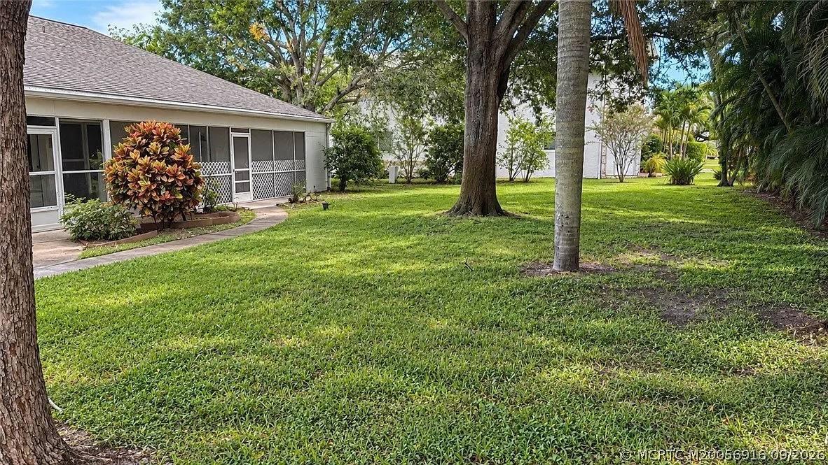 2 bed, 2.0 bath, 876 sqft, $1,900 — Photo 1