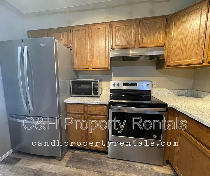 2 bed, 1.5 bath, 1076 sqft, $1,400 — Photo 4