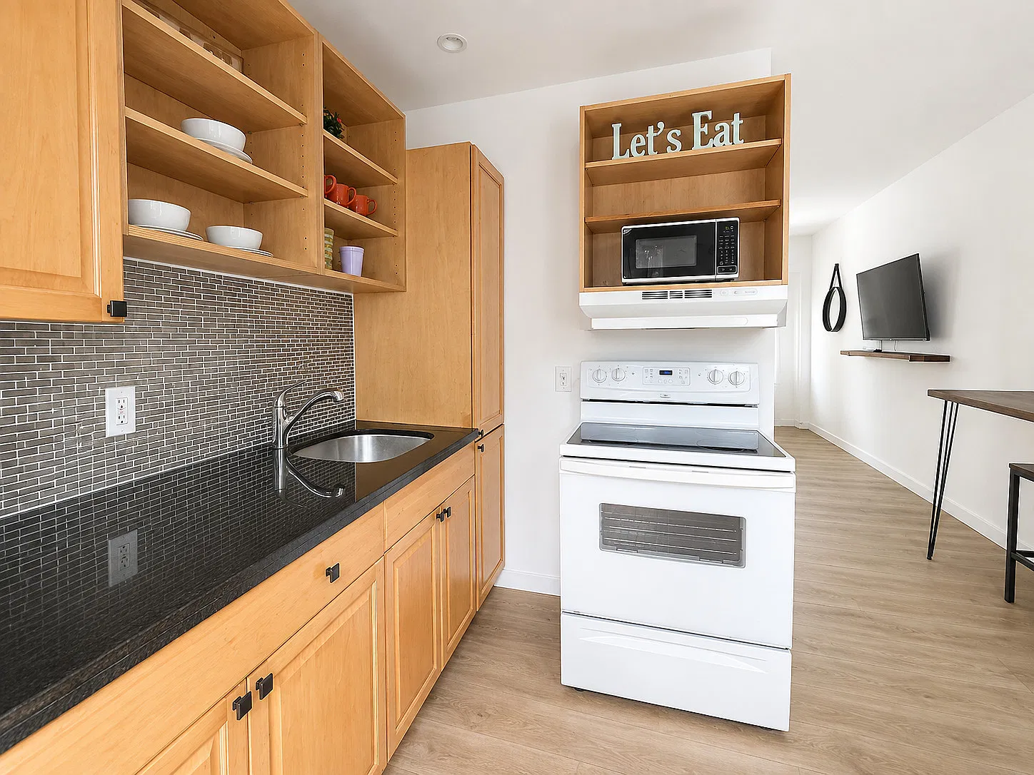 2 bed, 718 sqft, $2,395 — Photo 4
