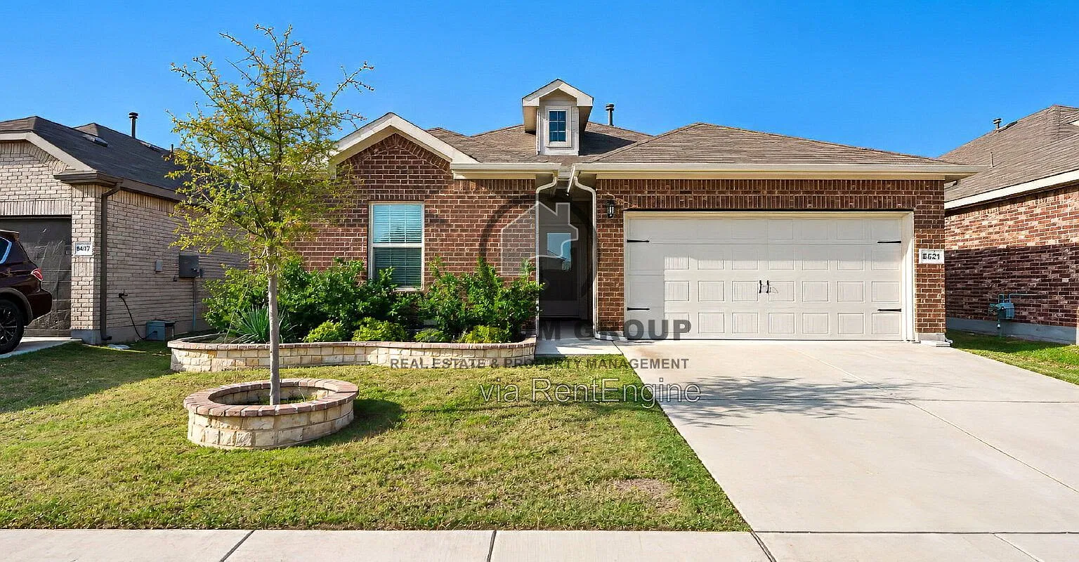 3 bed, 2.0 bath, 1736 sqft, $2,095 — Photo 1