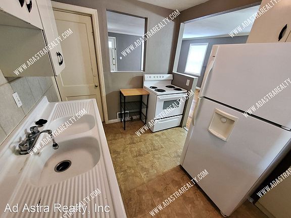 5th image of 417 E 63rd Ter