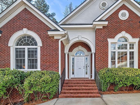 3rd image of 433 Oxenbridge Way