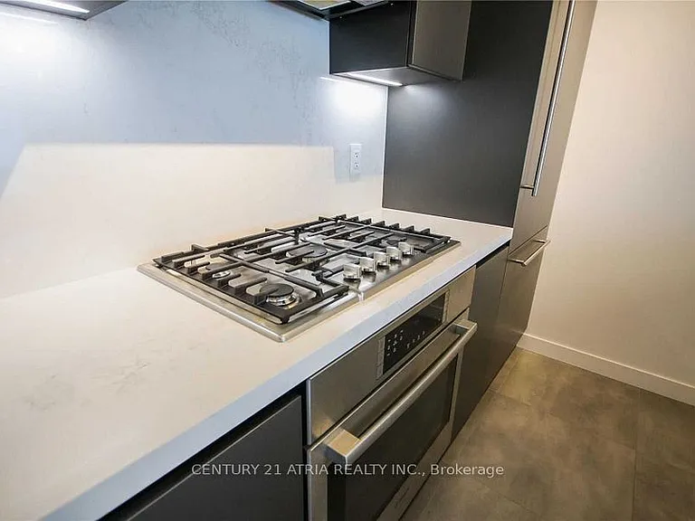 9 Spadina Ave #618 — Photo 10