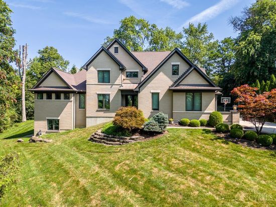8714 Weller Rd, Cincinnati, OH 45249