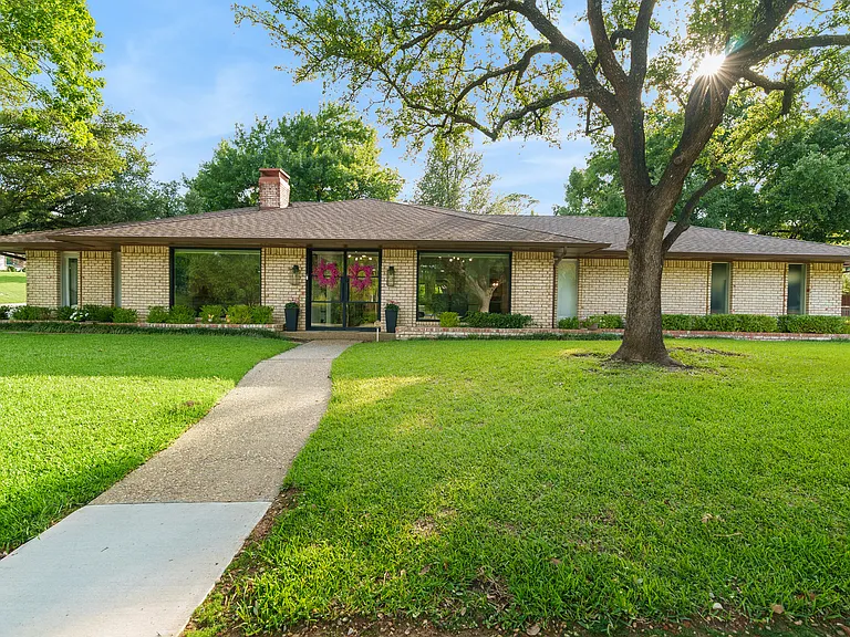 412 E Northgate Dr — Photo 29