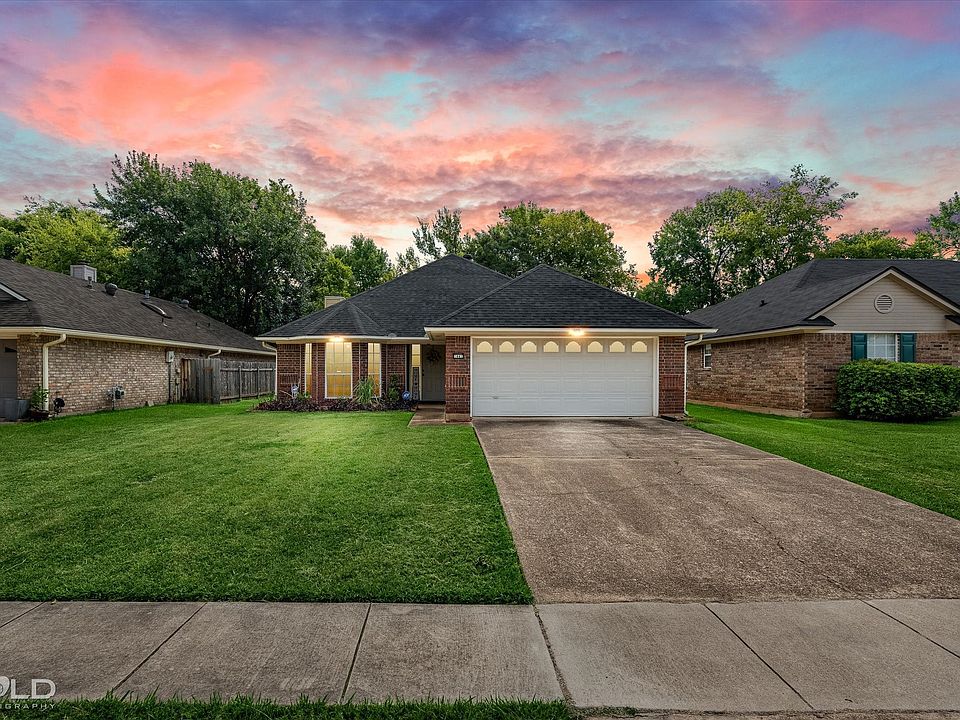 1st image of 1441 Williamsburg Dr