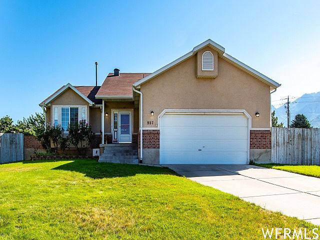 1st image of 987 E Blue Heron Cir