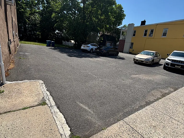 205 Hamilton Blvd — Photo 4
