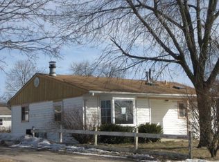 25 Thrush Rd, Carpentersville, IL 60110