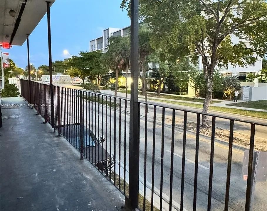 Building Photo 4
