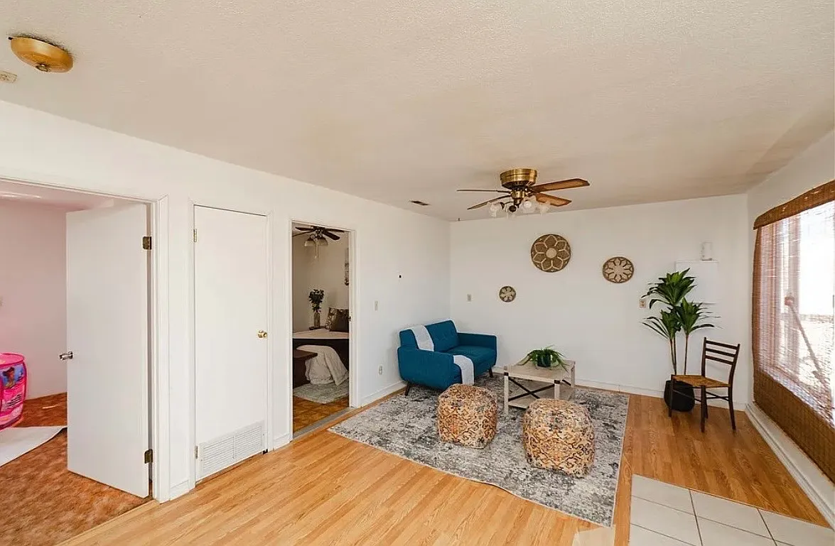 4 bed, 1000 sqft, $1,800 — Photo 4