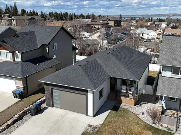 23 S Cole Way, Sylvan Lake, AB T4S 0L6