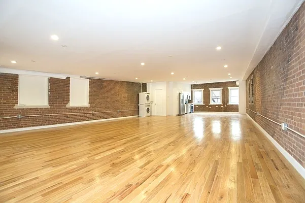 Rented by REAL New York | media 15