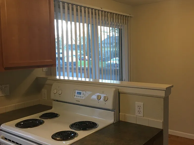 3510 Kauffman Ave — Photo 7