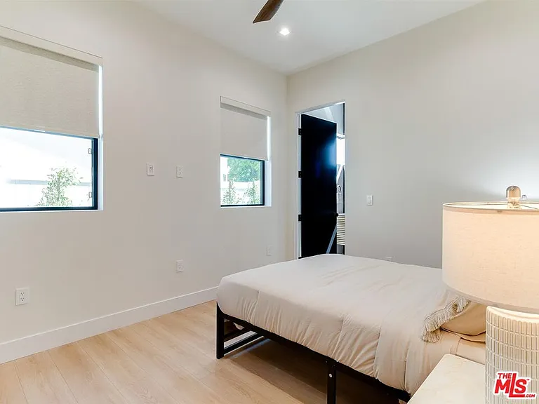5929 Hesperia Ave — Photo 30
