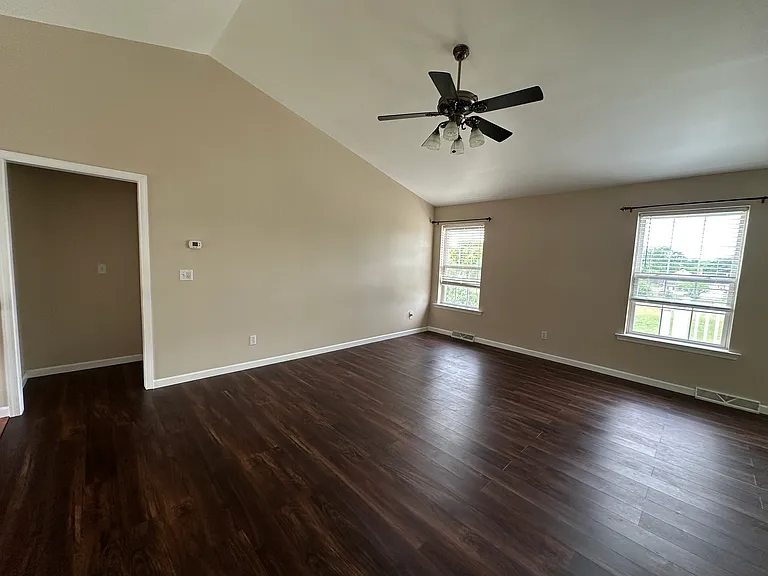 41 Springbrook Dr — Photo 2