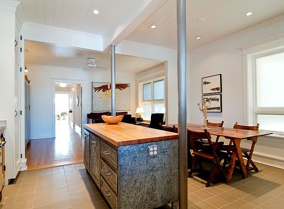 5th image of 1318 W Granville Ave #2