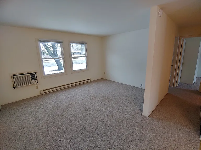 233 W Grant Street — Photo 8