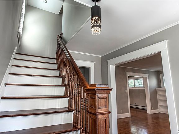 4th image of 205 W Pine St