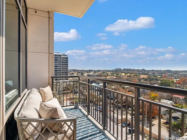 4242 Broadway St #802 — Photo 23
