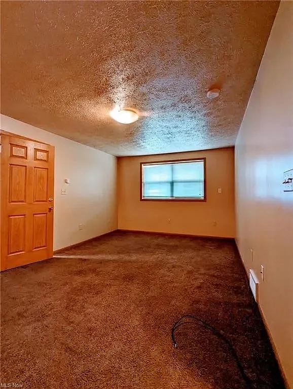 Building Photo - 207 Park Ave #1