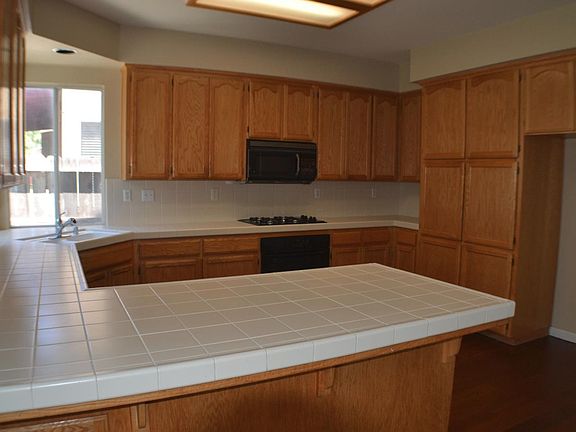 5th image of 2170 Glenview Dr